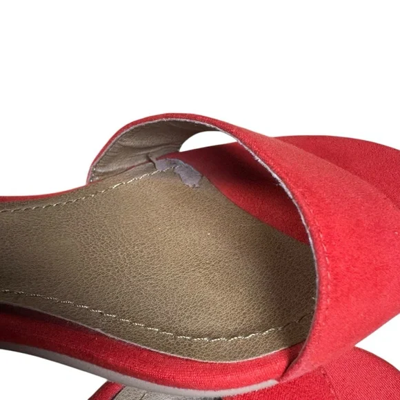 🔥CLEAR OUT🔥 Beautiful Vibrant Red Orthaheel Heels - Picture 9 of 9